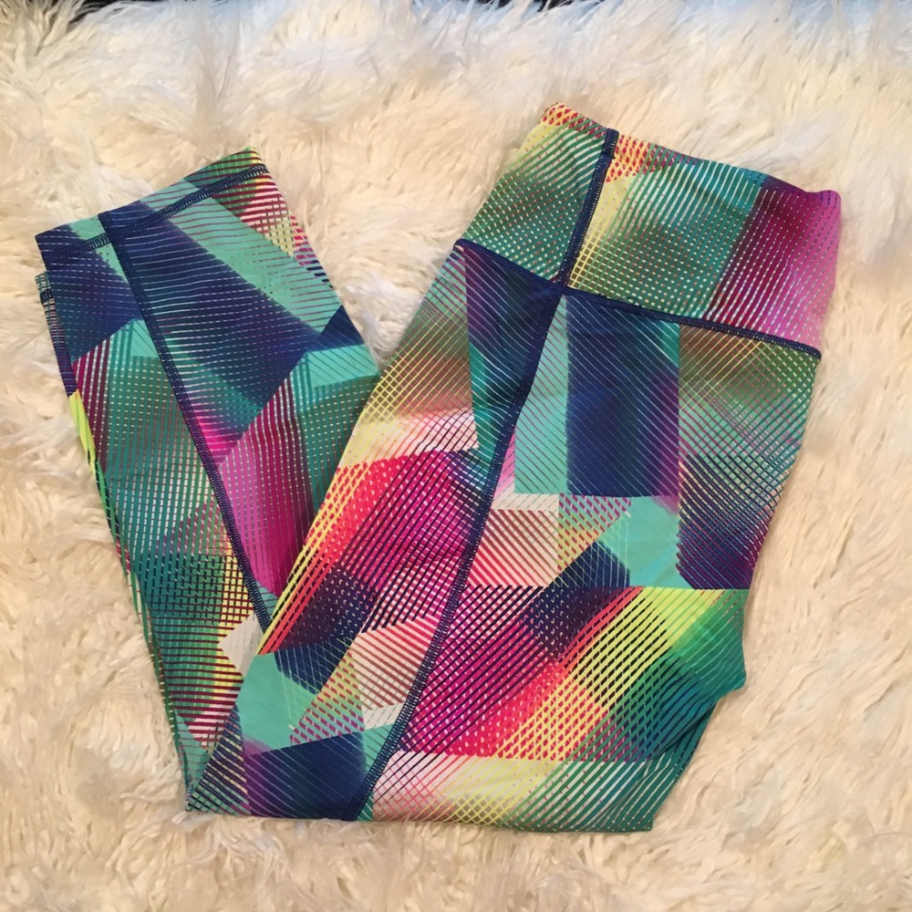 Victoria’s Secret sport VSX cropped leggings sz L